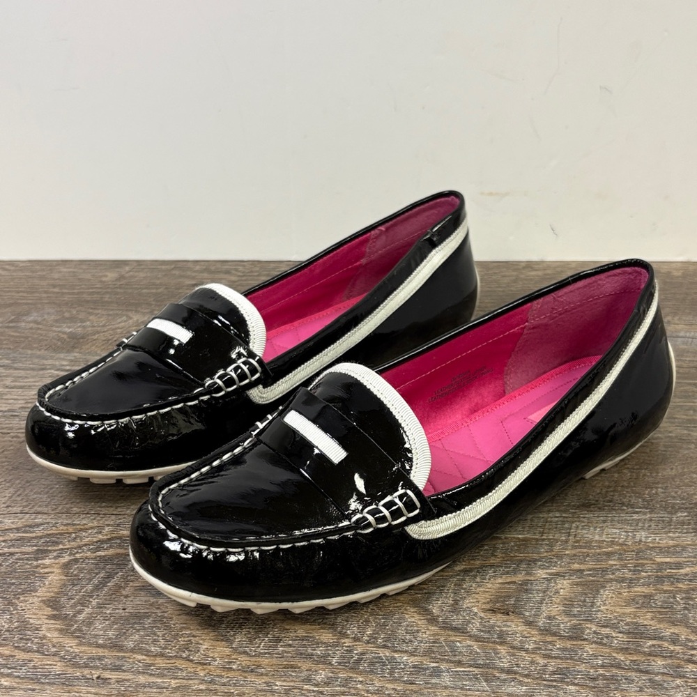 ISAAC MIZRAHI NEW YORK “Prisha” Black Patent Leather Loafers with White Trim (8)